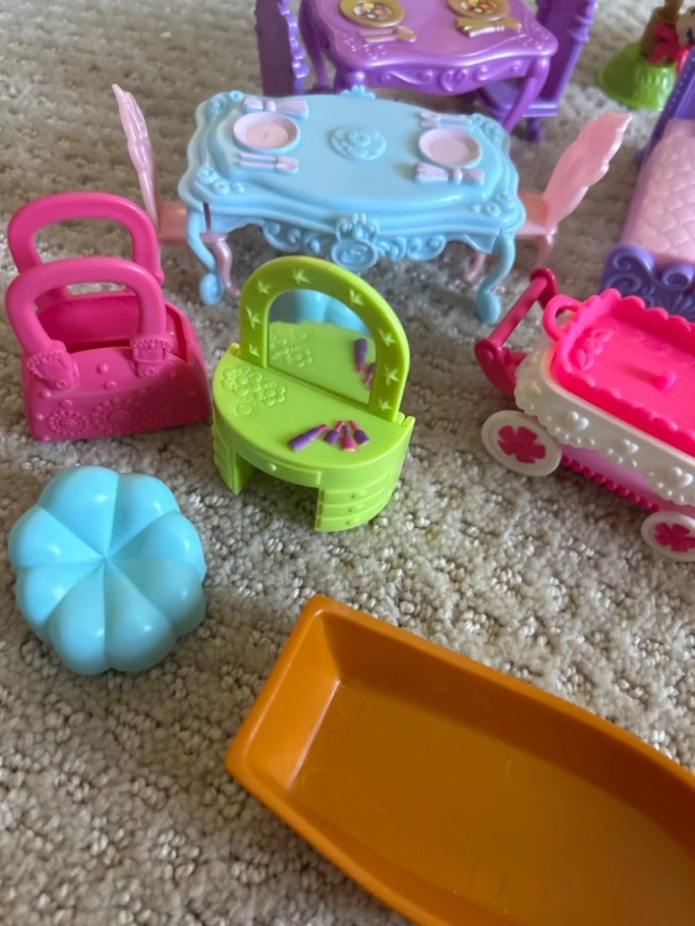 Polly Pocket furniture set